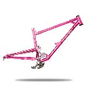 baguette_fondblanc_cadre_nu_illusion_pink.webp