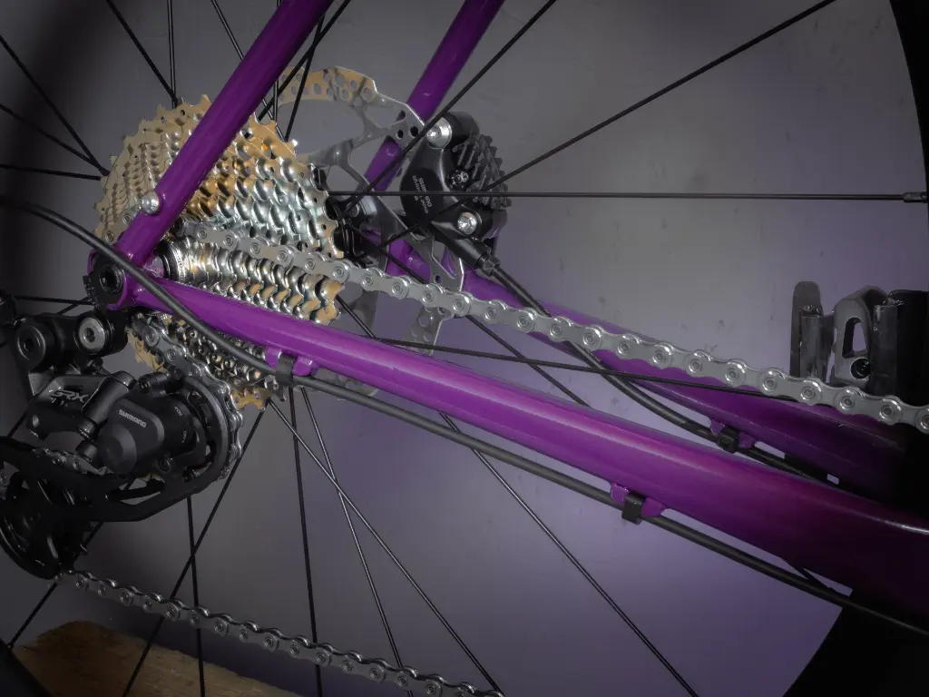 glacier_macaron_purple_violet_closeup_transmission_shimano_grx_2x_steel_gravel_WS.webp